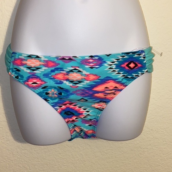 ✨New✨ Arizona NWT bikini bottom Large - Picture 2 of 8